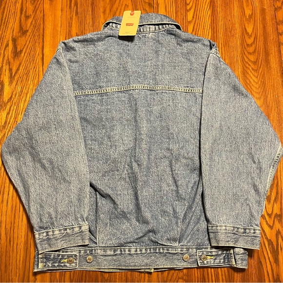 Levis Trucker Jacket Baggy SilverTab Denim - Size Mens Medium - New MSRP: $98 - Picture 2 of 4
